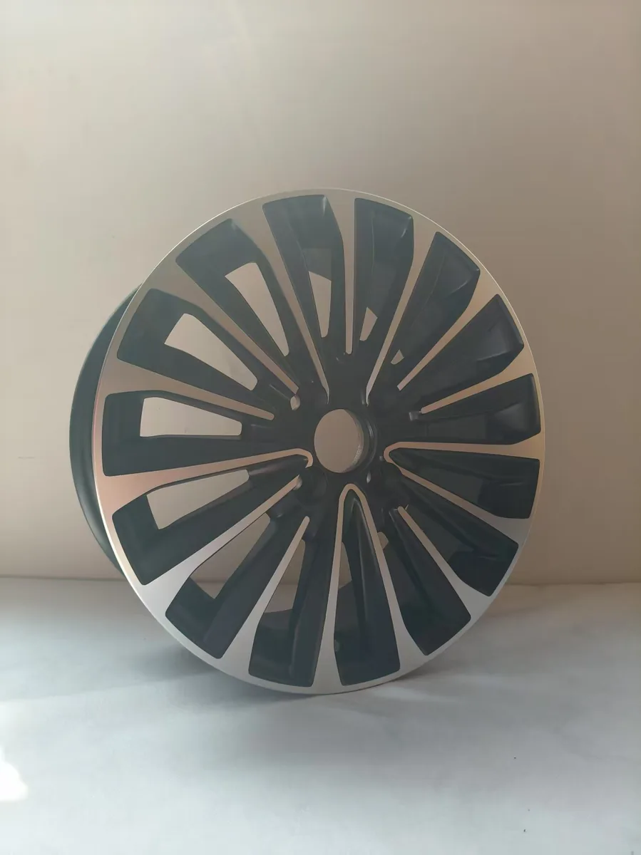 XCD-REW011-5 Cast Alloy Wheel design detail